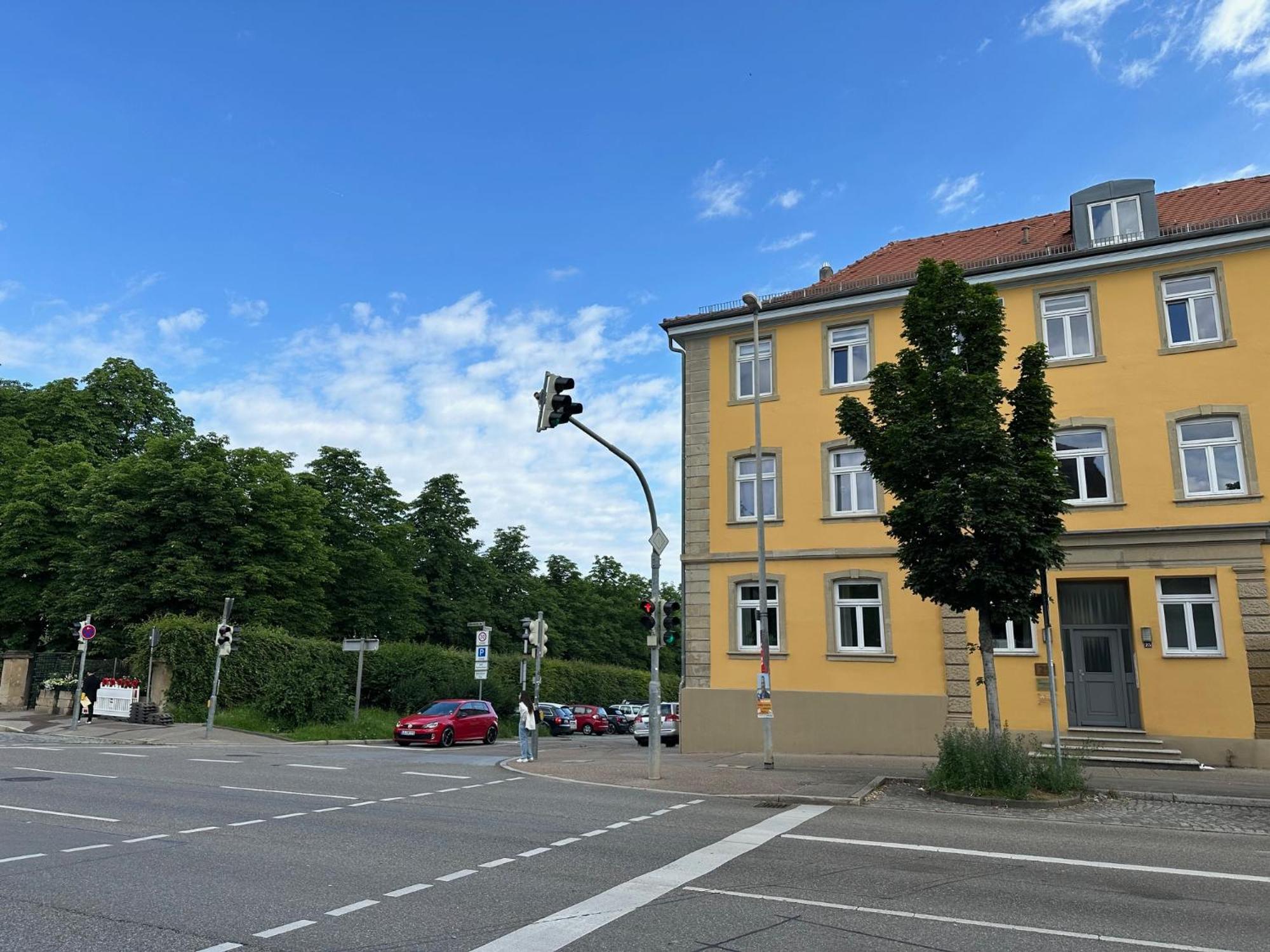 Bella Casa - Business&Family - 2 Zimmer Direkt Neben Schloss, Parkplatz, Smarttv, Netflix, Waschmaschine, 24H Checkin, 71Qm, Kingsizebett, Hotelbettwaesche Людвігсбург Екстер'єр фото