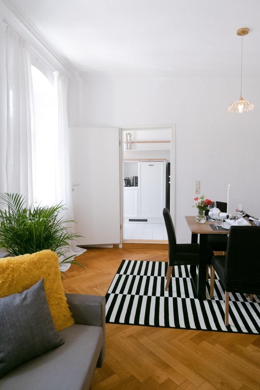 Bella Casa - Business&Family - 2 Zimmer Direkt Neben Schloss, Parkplatz, Smarttv, Netflix, Waschmaschine, 24H Checkin, 71Qm, Kingsizebett, Hotelbettwaesche Людвігсбург Екстер'єр фото